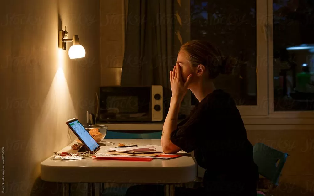Khô mắt là gì? Nguyên nhân, triệu chứng và cách điều trị hiệu quả